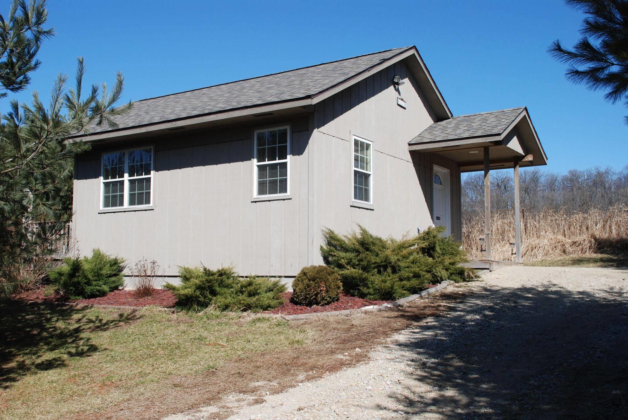 Hawk Valley Retreat & Cottages Galena Exterior photo