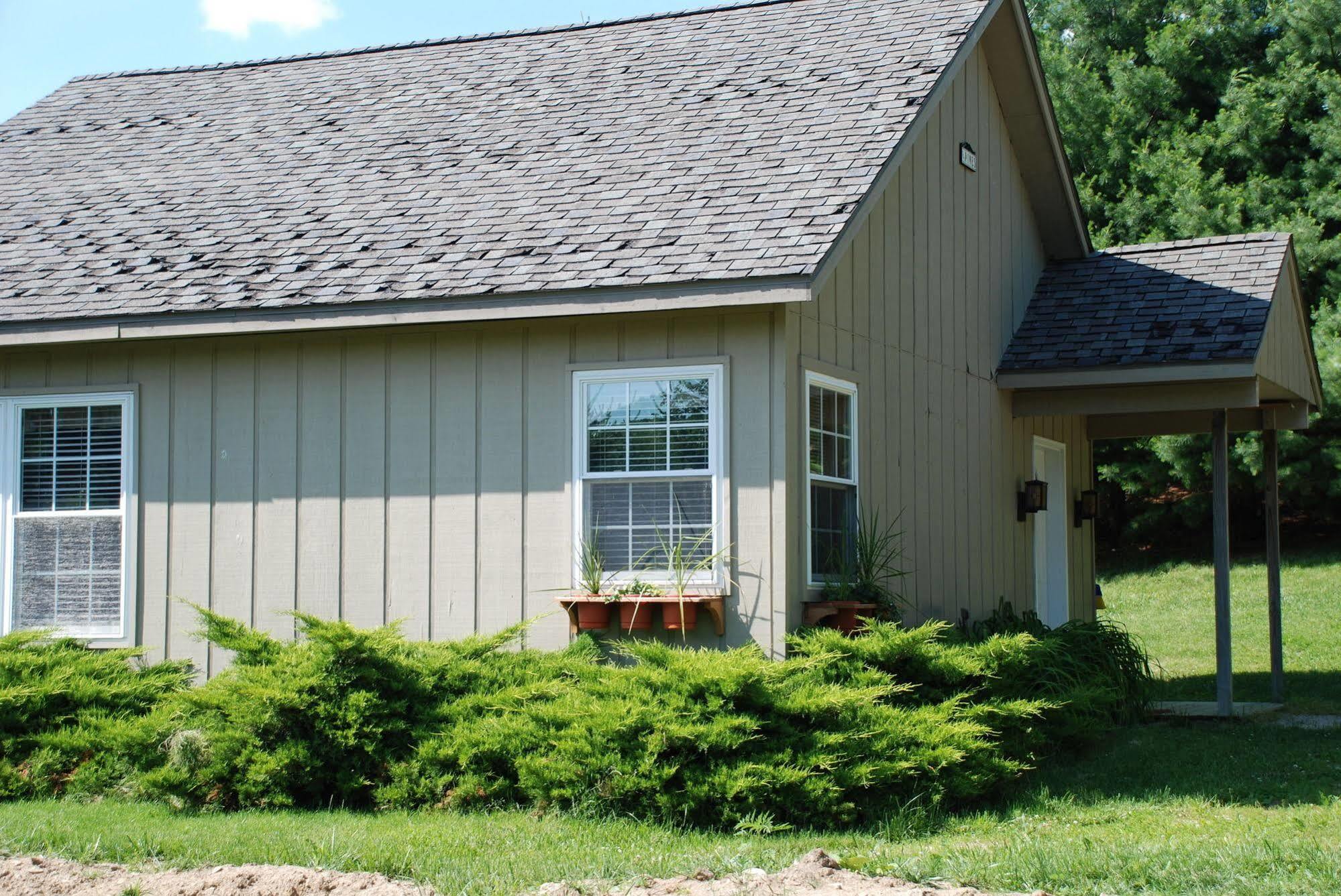 Hawk Valley Retreat & Cottages Galena Exterior photo